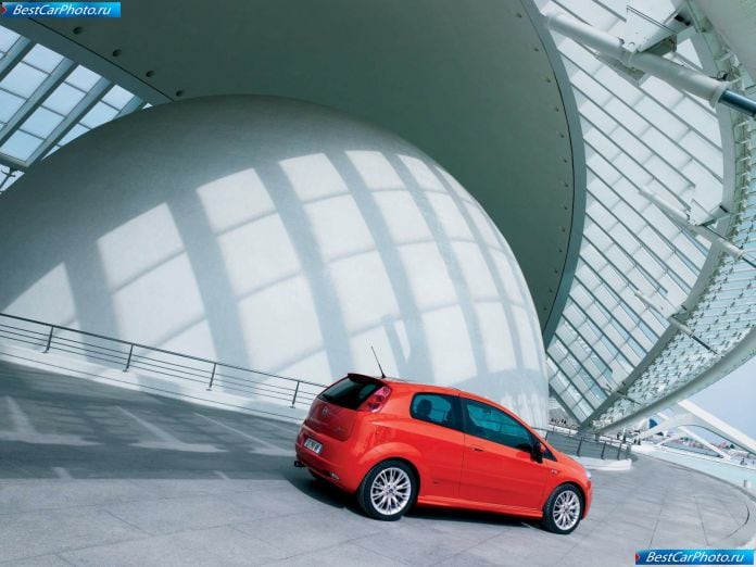 2005 Fiat Grande Punto - фотография 27 из 52 2005 Fiat Grande Punto - фотография 27 из 52