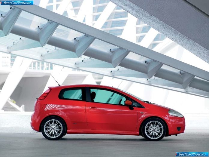 2005 Fiat Grande Punto - фотография 28 из 52