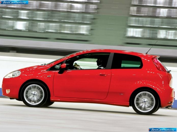 2005 Fiat Grande Punto - фотография 34 из 52