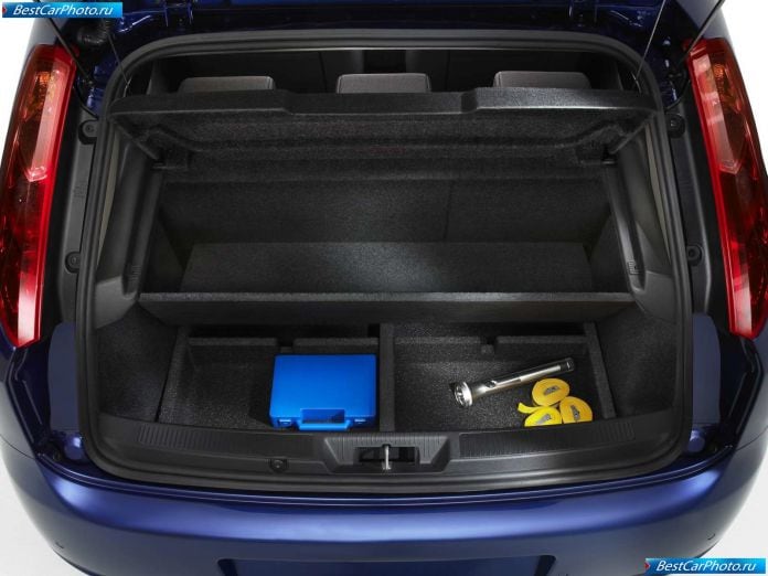 2005 Fiat Grande Punto - фотография 46 из 52
