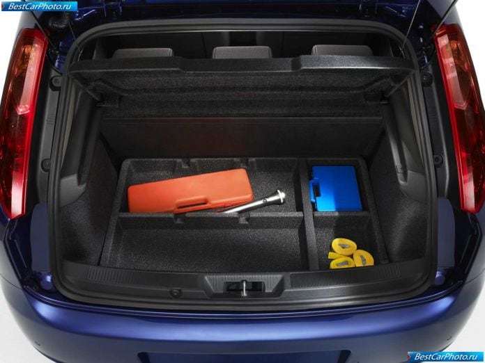2005 Fiat Grande Punto - фотография 47 из 52