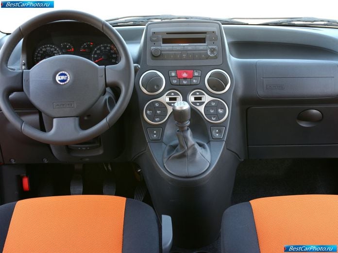 2006 Fiat Panda Cross - фотография 29 из 33 2006 Fiat Panda Cross - фотография 29 из 33