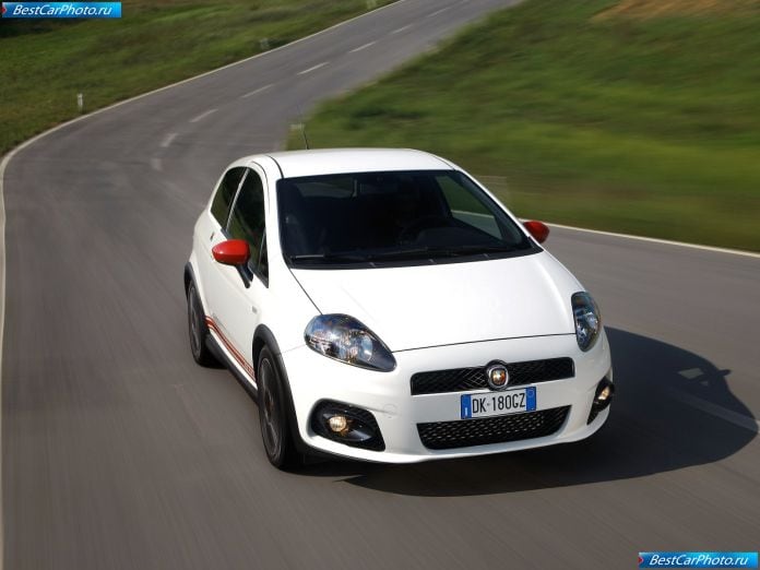 2008 Fiat Grande Punto Abarth - фотография 3 из 53