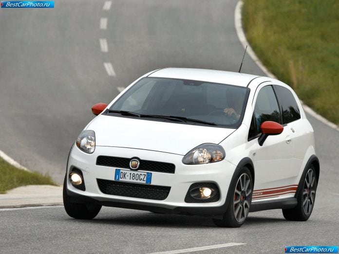 2008 Fiat Grande Punto Abarth - фотография 12 из 53 2008 Fiat Grande Punto Abarth - фотография 12 из 53