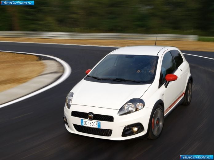 2008 Fiat Grande Punto Abarth - фотография 14 из 53
