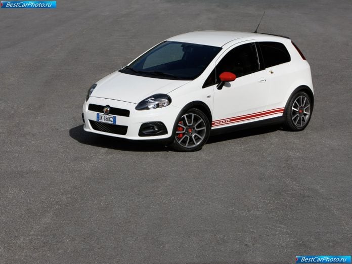 2008 Fiat Grande Punto Abarth - фотография 15 из 53