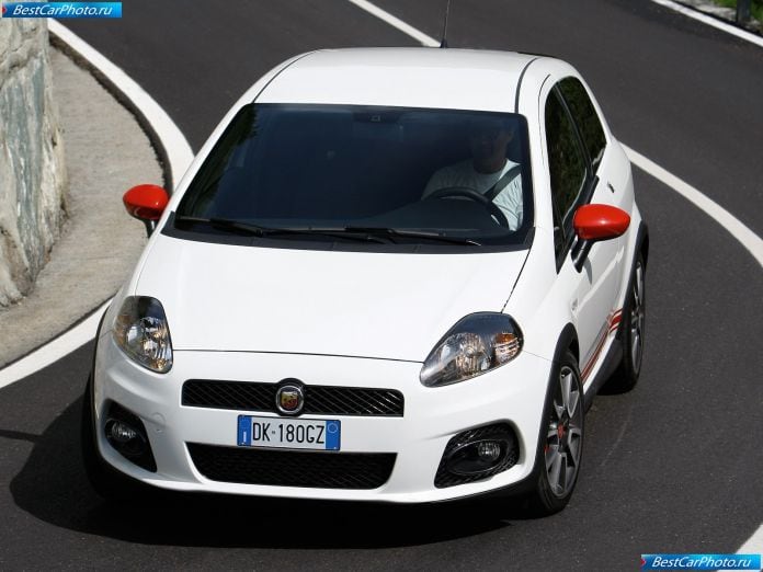 2008 Fiat Grande Punto Abarth - фотография 18 из 53 2008 Fiat Grande Punto Abarth - фотография 18 из 53