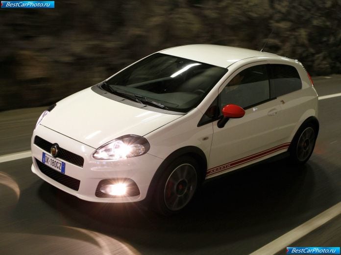 2008 Fiat Grande Punto Abarth - фотография 19 из 53