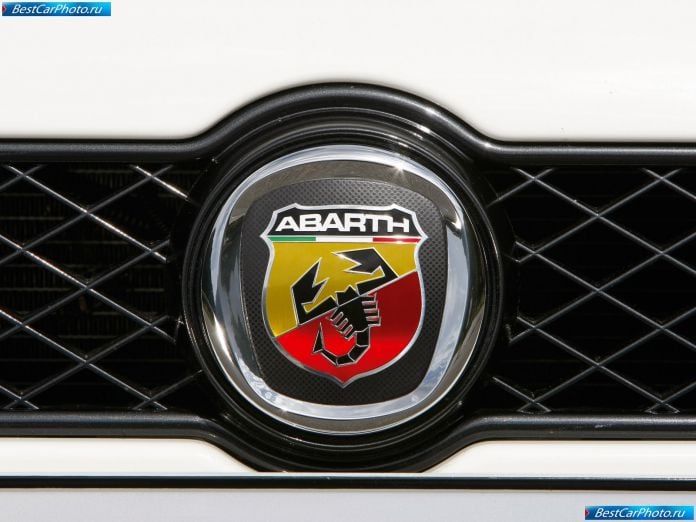 2008 Fiat Grande Punto Abarth - фотография 40 из 53