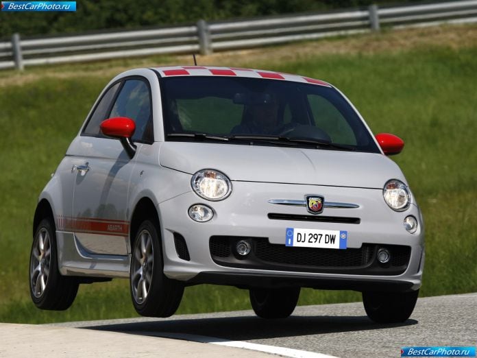 2009 Fiat 500 Abarth - фотография 1 из 48