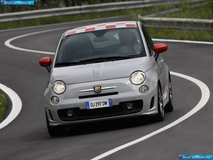 2009 Fiat 500 Abarth - фотография 10 из 48 2009 Fiat 500 Abarth - фотография 10 из 48