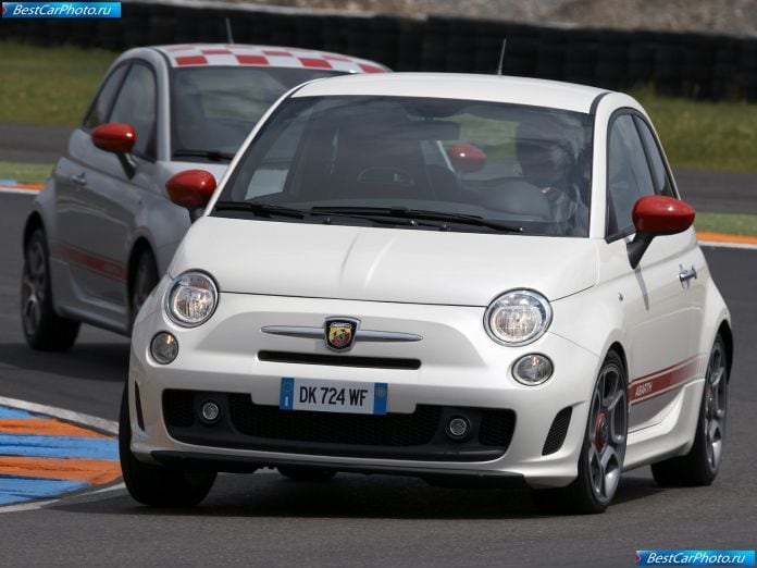 2009 Fiat 500 Abarth - фотография 13 из 48