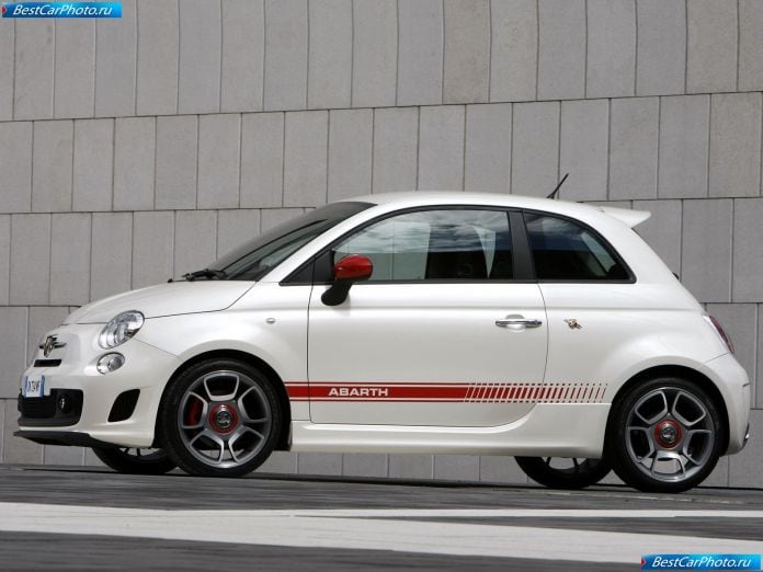 2009 Fiat 500 Abarth - фотография 21 из 48 2009 Fiat 500 Abarth - фотография 21 из 48