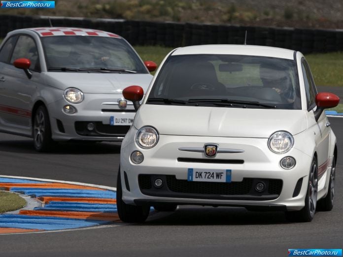 2009 Fiat 500 Abarth - фотография 22 из 48 2009 Fiat 500 Abarth - фотография 22 из 48
