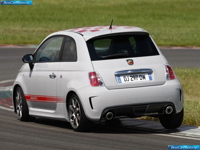 2009 Fiat 500 Abarth - фотография 26 из 48 2009 Fiat 500 Abarth - фотография 26 из 48