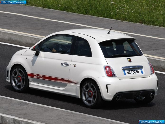 2009 Fiat 500 Abarth - фотография 27 из 48 2009 Fiat 500 Abarth - фотография 27 из 48