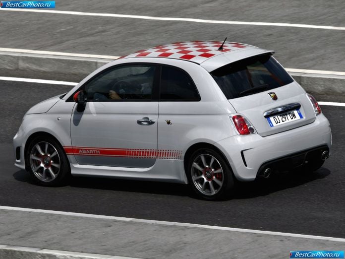 2009 Fiat 500 Abarth - фотография 28 из 48 2009 Fiat 500 Abarth - фотография 28 из 48