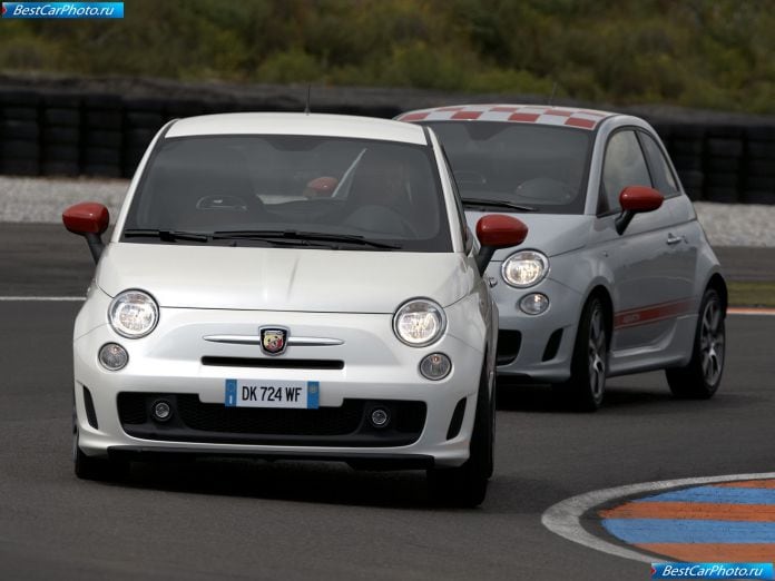 2009 Fiat 500 Abarth - фотография 36 из 48 2009 Fiat 500 Abarth - фотография 36 из 48