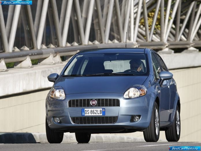 2009 Fiat Grande Punto Natural Power - фотография 7 из 31