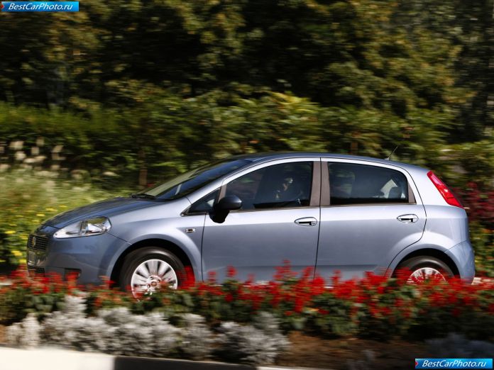 2009 Fiat Grande Punto Natural Power - фотография 12 из 31 2009 Fiat Grande Punto Natural Power - фотография 12 из 31