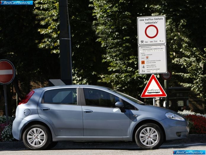2009 Fiat Grande Punto Natural Power - фотография 13 из 31