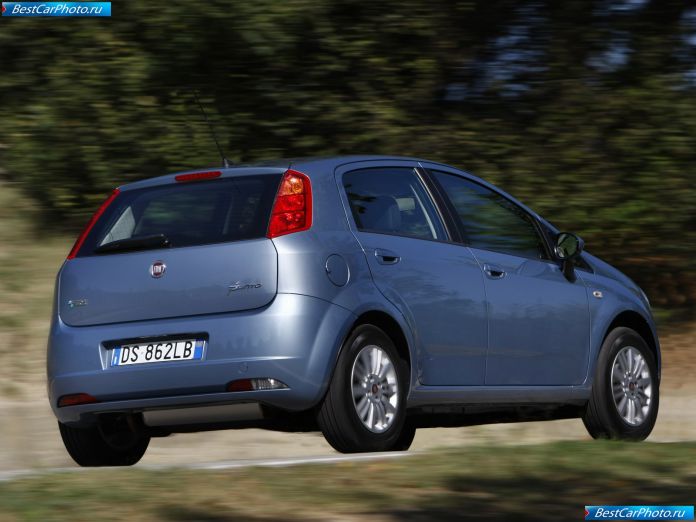 2009 Fiat Grande Punto Natural Power - фотография 15 из 31