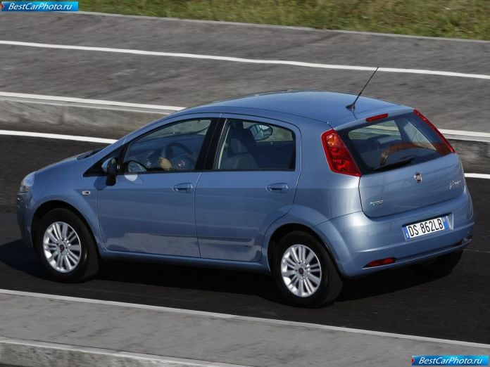 2009 Fiat Grande Punto Natural Power - фотография 19 из 31 2009 Fiat Grande Punto Natural Power - фотография 19 из 31