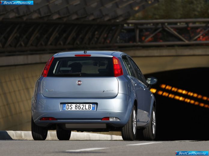 2009 Fiat Grande Punto Natural Power - фотография 20 из 31
