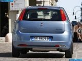 fiat_2009-grande_punto_natural_power_1600x1200_022.jpg
