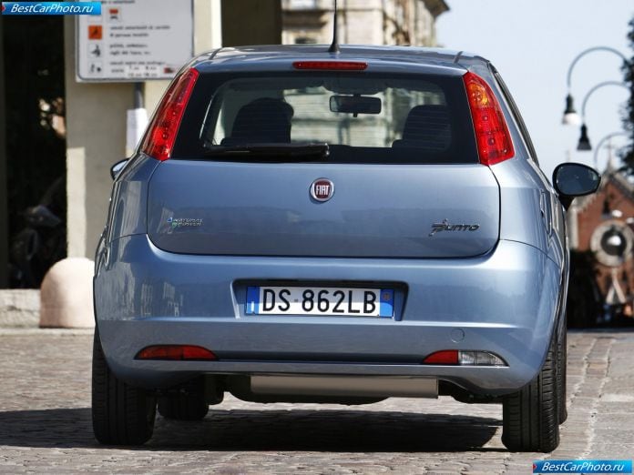 2009 Fiat Grande Punto Natural Power - фотография 22 из 31 2009 Fiat Grande Punto Natural Power - фотография 22 из 31