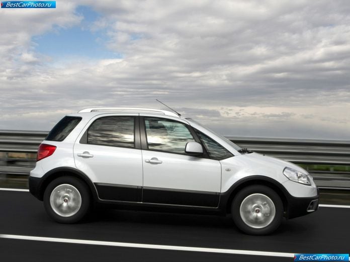 2010 Fiat Sedici - фотография 16 из 32