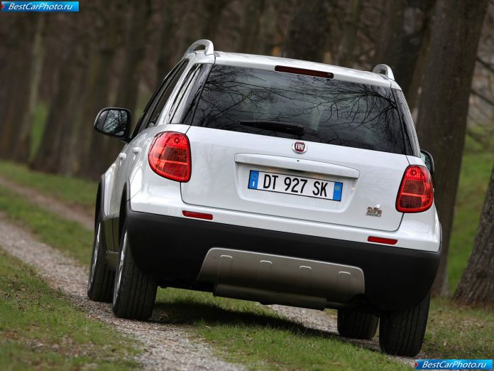 2010 Fiat Sedici - фотография 26 из 32