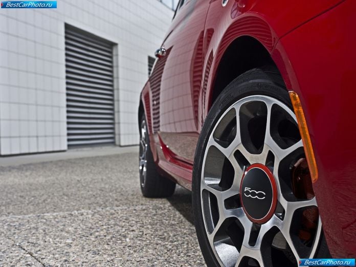2011 Fiat 500 Sport - фотография 18 из 24