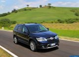 fiat_2012-freemont_1600x1200_012.jpg