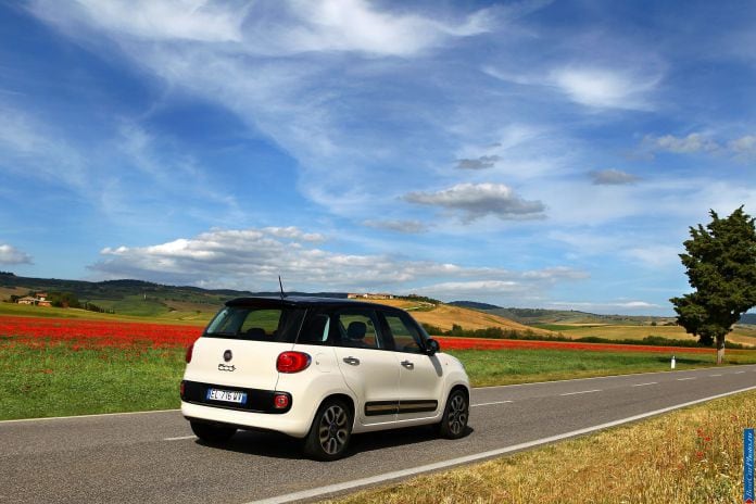 2012 Fiat 500L - фотография 7 из 42
