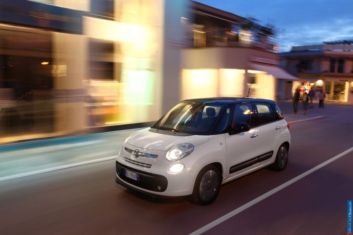 2012 Fiat 500L - фотография 12 из 42 2012 Fiat 500L - фотография 12 из 42