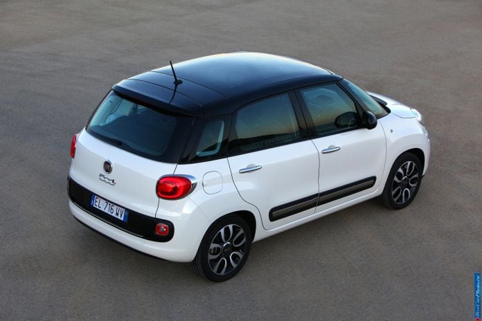 2012 Fiat 500L - фотография 18 из 42