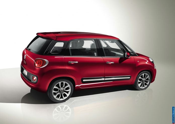 2012 Fiat 500L - фотография 22 из 42