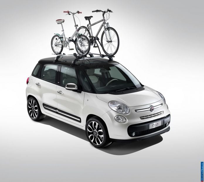 2012 Fiat 500L - фотография 25 из 42 2012 Fiat 500L - фотография 25 из 42