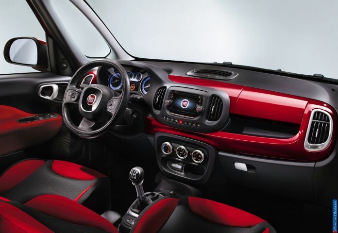 2012 Fiat 500L - фотография 27 из 42 2012 Fiat 500L - фотография 27 из 42