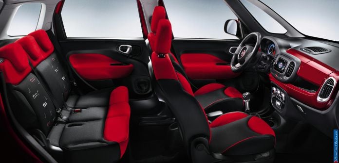 2012 Fiat 500L - фотография 32 из 42