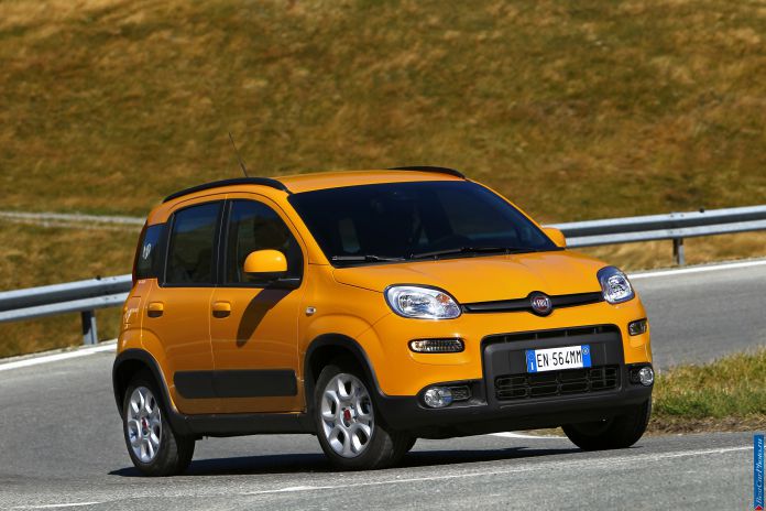 2012 Fiat Panda Trekking - фотография 8 из 32 2012 Fiat Panda Trekking - фотография 8 из 32