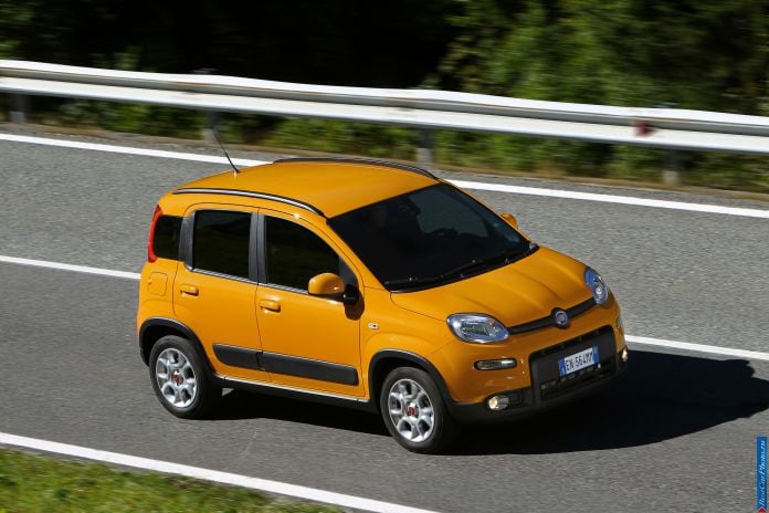 2012 Fiat Panda Trekking - фотография 9 из 32 2012 Fiat Panda Trekking - фотография 9 из 32