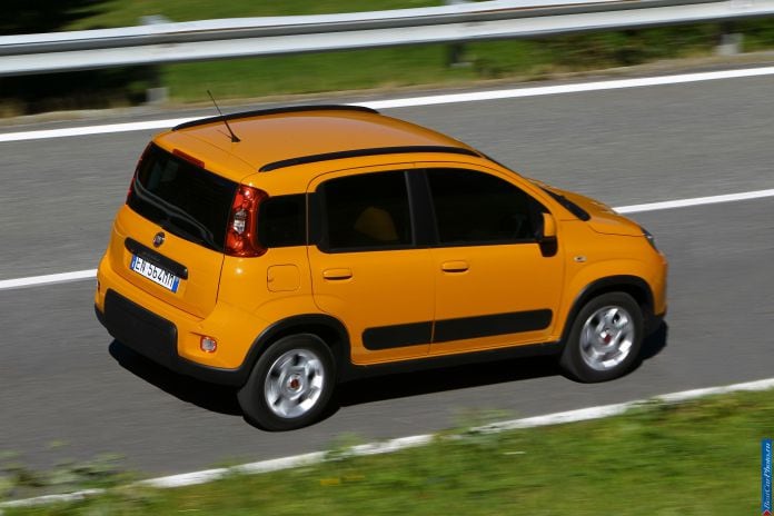 2012 Fiat Panda Trekking - фотография 10 из 32 2012 Fiat Panda Trekking - фотография 10 из 32