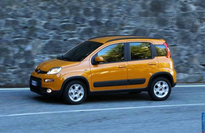 2012 Fiat Panda Trekking - фотография 17 из 32 2012 Fiat Panda Trekking - фотография 17 из 32