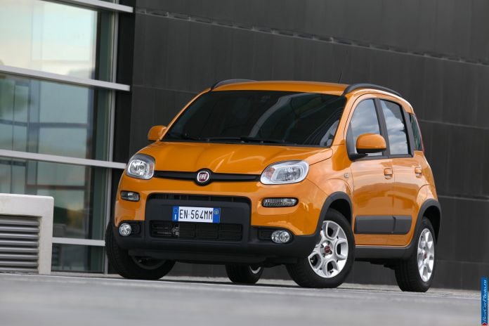 2012 Fiat Panda Trekking - фотография 18 из 32 2012 Fiat Panda Trekking - фотография 18 из 32