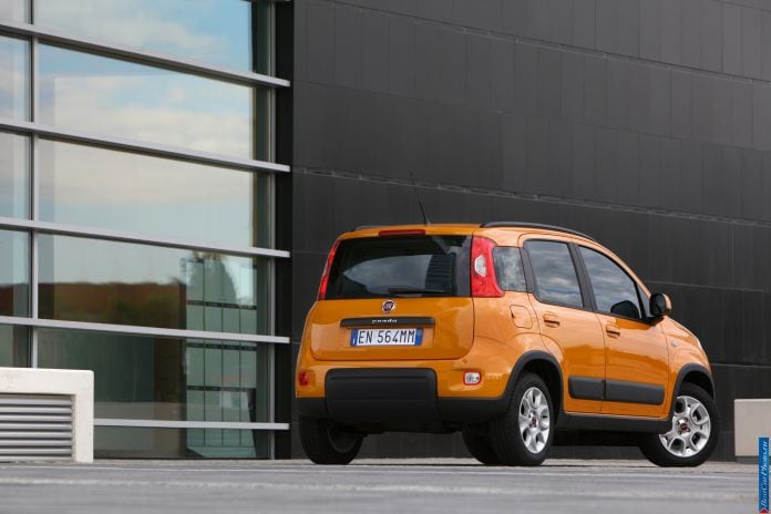 2012 Fiat Panda Trekking - фотография 21 из 32 2012 Fiat Panda Trekking - фотография 21 из 32