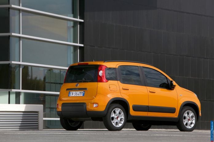 2012 Fiat Panda Trekking - фотография 23 из 32 2012 Fiat Panda Trekking - фотография 23 из 32