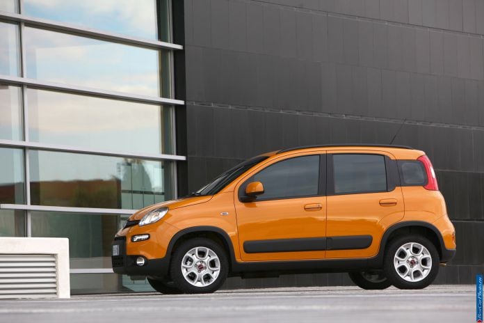 2012 Fiat Panda Trekking - фотография 24 из 32 2012 Fiat Panda Trekking - фотография 24 из 32