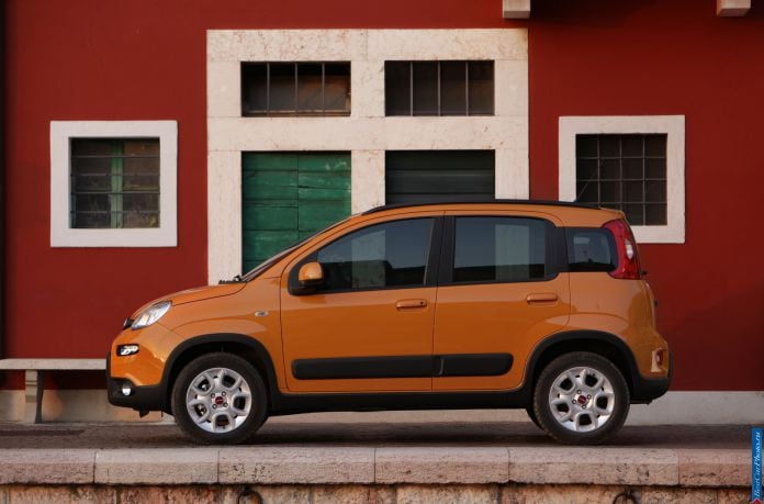 2012 Fiat Panda Trekking - фотография 26 из 32 2012 Fiat Panda Trekking - фотография 26 из 32